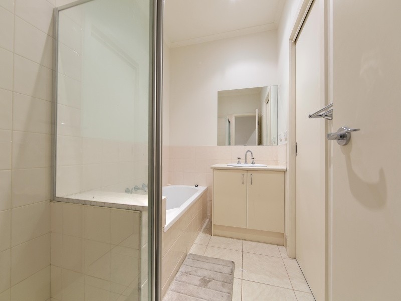 2/1 Tower Avenue, Frankston VIC 3199