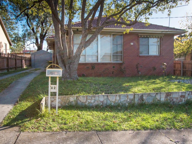 42 Brunning Crescent, Frankston North VIC 3200