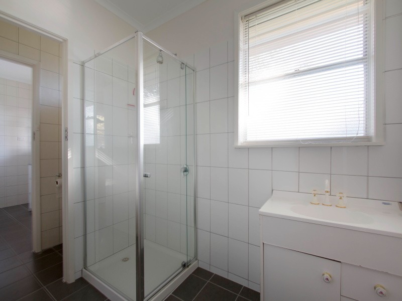 42 Brunning Crescent, Frankston North VIC 3200