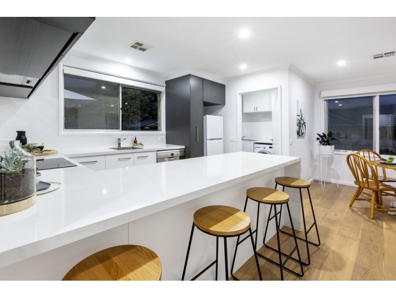 6 Escabon Grove, Frankston VIC 3199