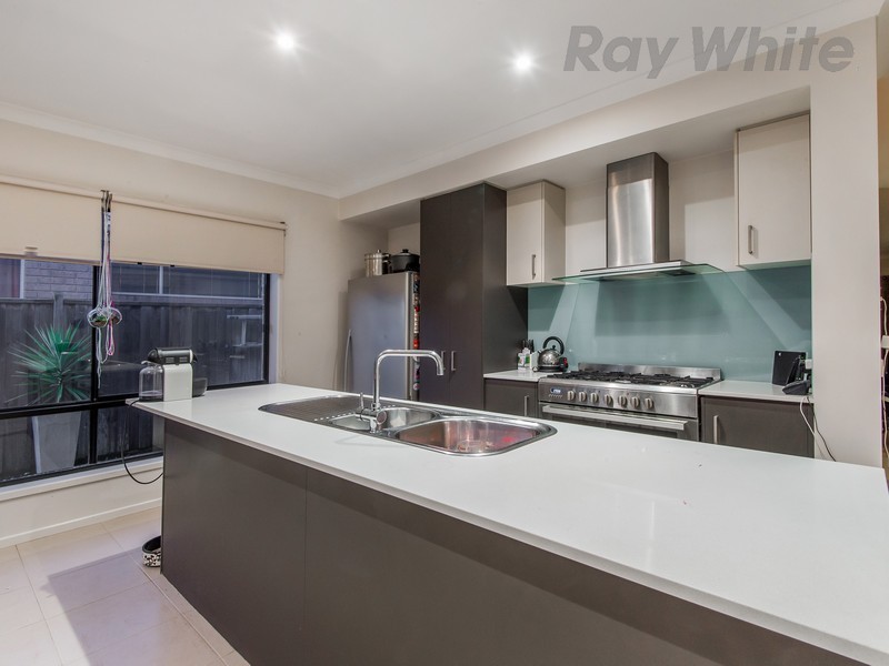 1 Benbrook Place, Lyndhurst VIC 3975