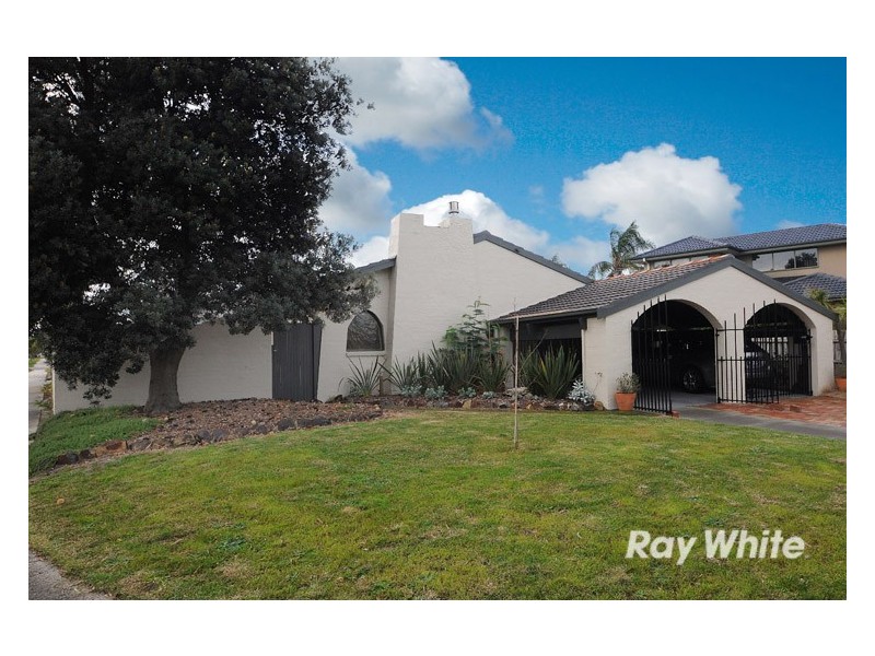 1 Carnoustie Court, Frankston VIC 3199