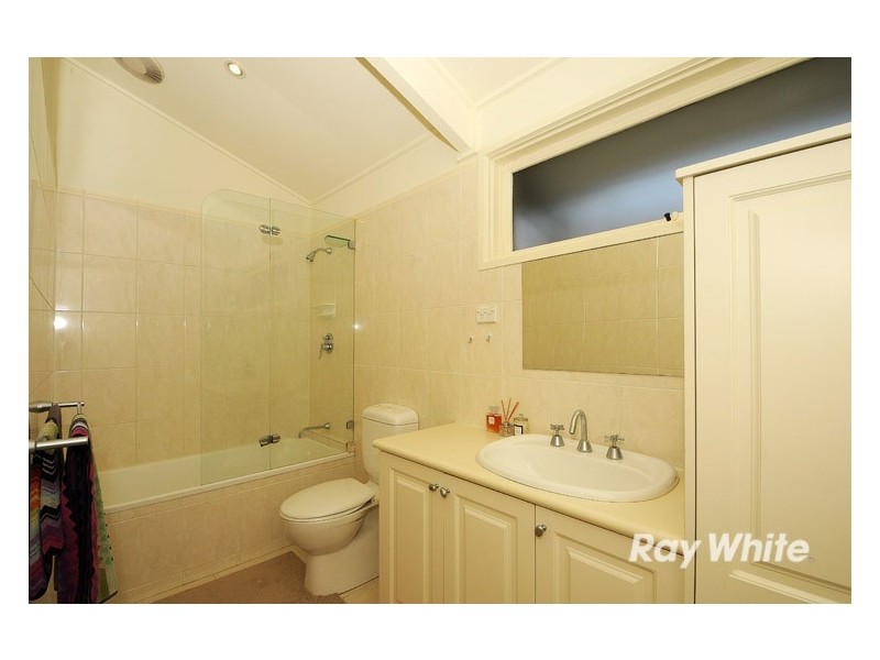 1 Carnoustie Court, Frankston VIC 3199