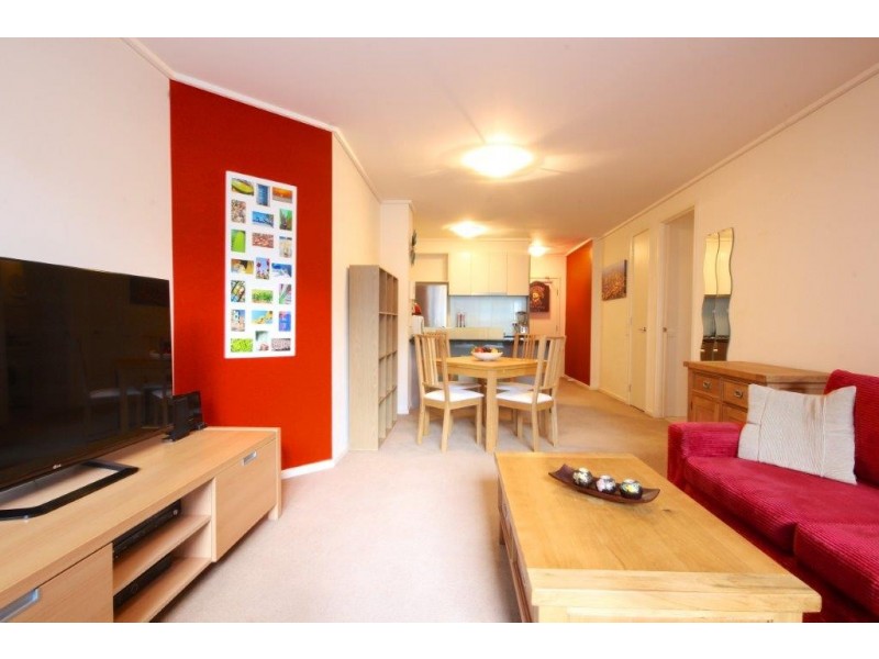 REF 24403/100 Kavanagh Street, Southbank VIC 3006