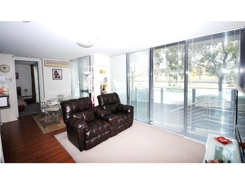 REF 24406/99 Whiteman Street, Southbank VIC 3006