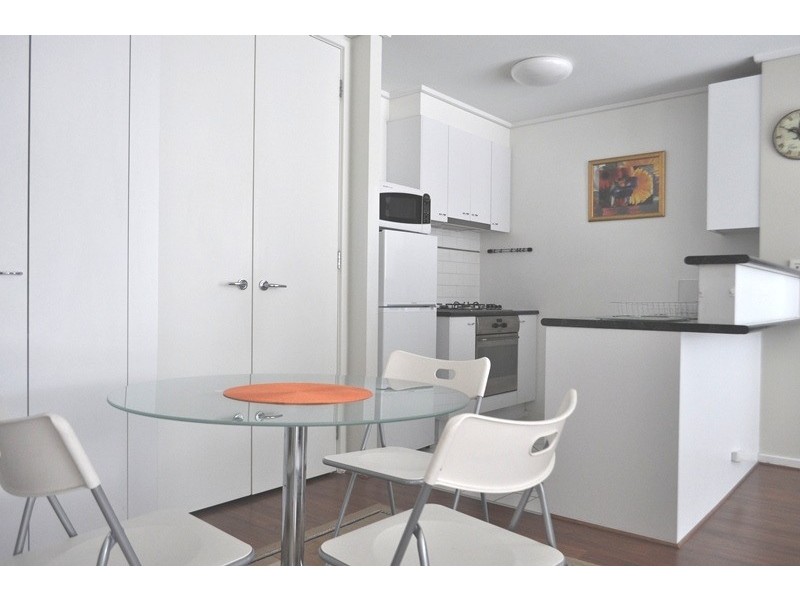 REF 24406/99 Whiteman Street, Southbank VIC 3006