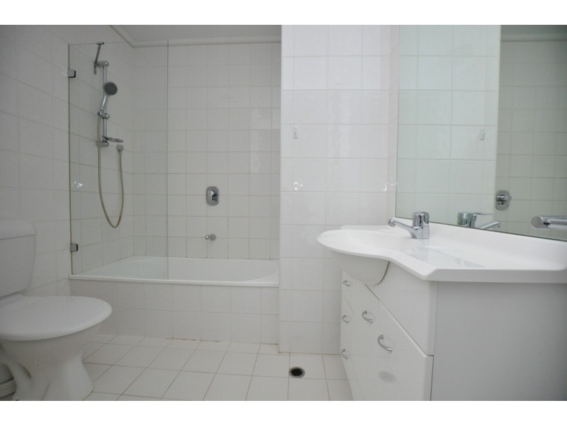 REF 24410/99 Whiteman Street, Southbank VIC 3006