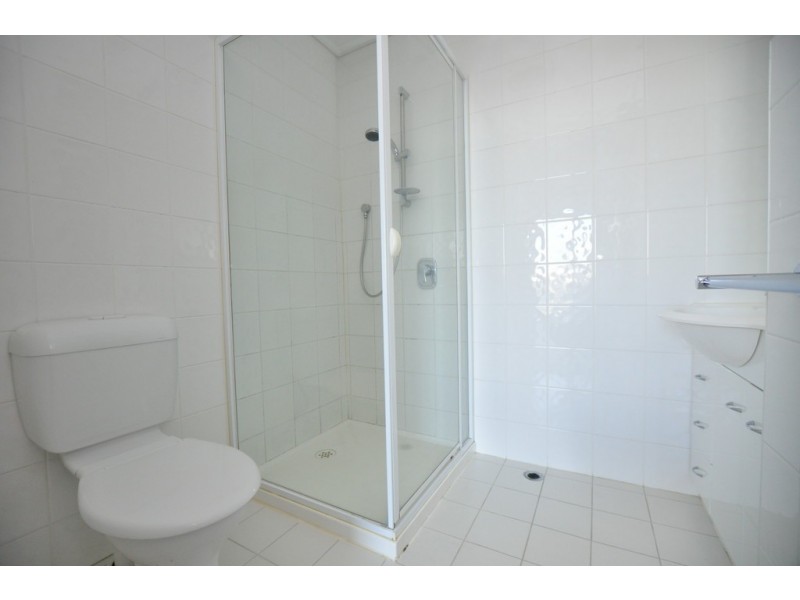 REF 24410/99 Whiteman Street, Southbank VIC 3006