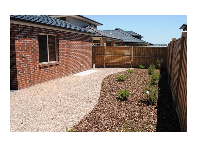 31 Waves Drive, Point Cook VIC 3030