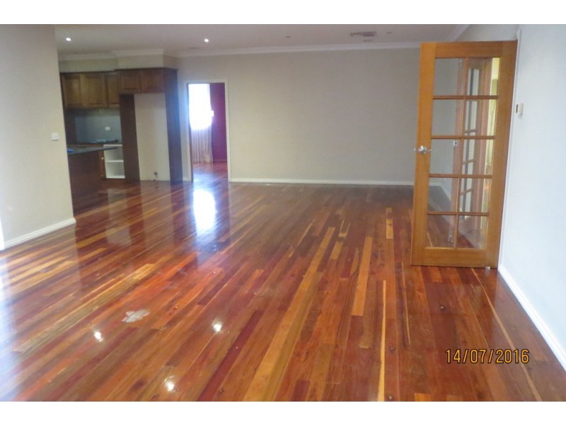 11 Whitlam Green, Point Cook VIC 3030