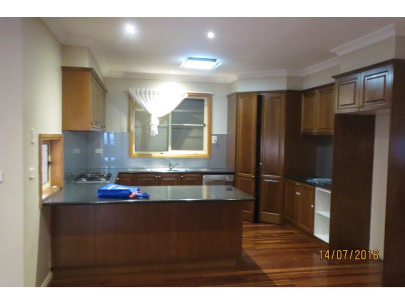 11 Whitlam Green, Point Cook VIC 3030