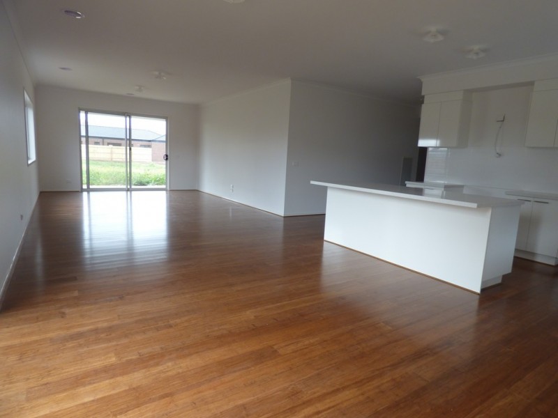 16 Littlecroft Street, Point Cook VIC 3030