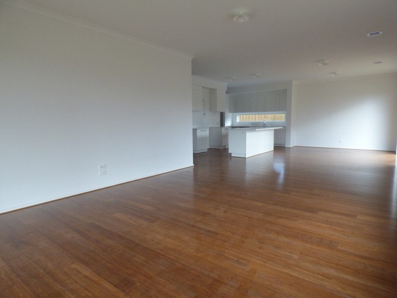 16 Littlecroft Street, Point Cook VIC 3030