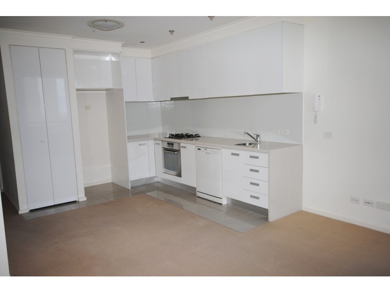 REF 24433/63 Whiteman Street, Southbank VIC 3006