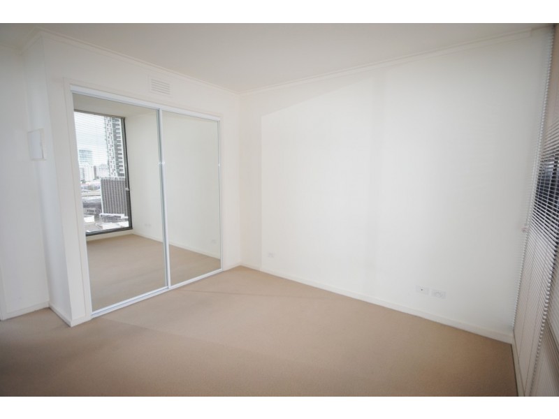 REF 24433/63 Whiteman Street, Southbank VIC 3006
