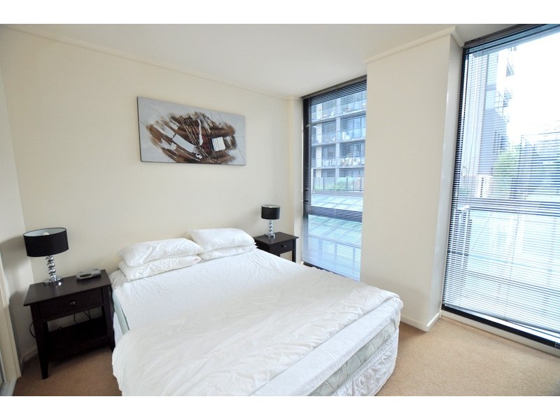 REF 24436/100 Kavanagh Street, Southbank VIC 3006