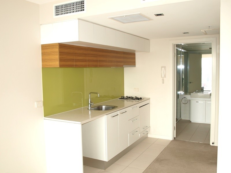 2810B/100 Harbour Esplanade, Docklands VIC 3008