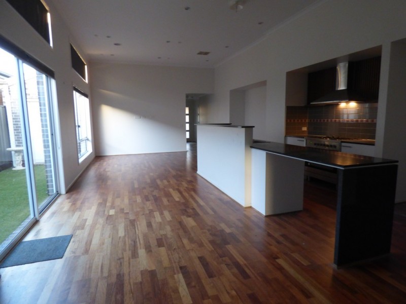 8 Rona Road, Point Cook VIC 3030