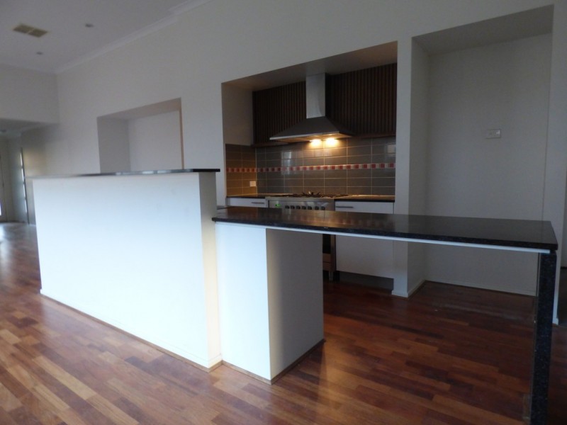 8 Rona Road, Point Cook VIC 3030