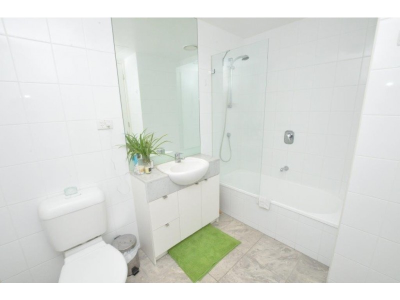 REF 24447/173 City Road, Southbank VIC 3006