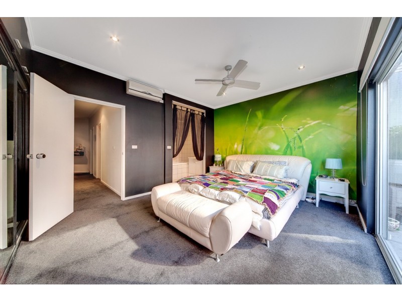 49/15 Beach Street, Port Melbourne VIC 3207