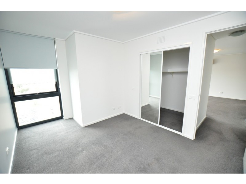 REF 24464/100 Kavanagh Street, Southbank VIC 3006