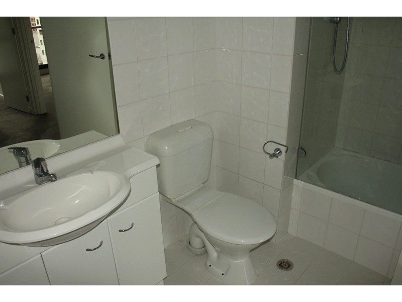 REF 24475/28 Bank Street, South Melbourne VIC 3205