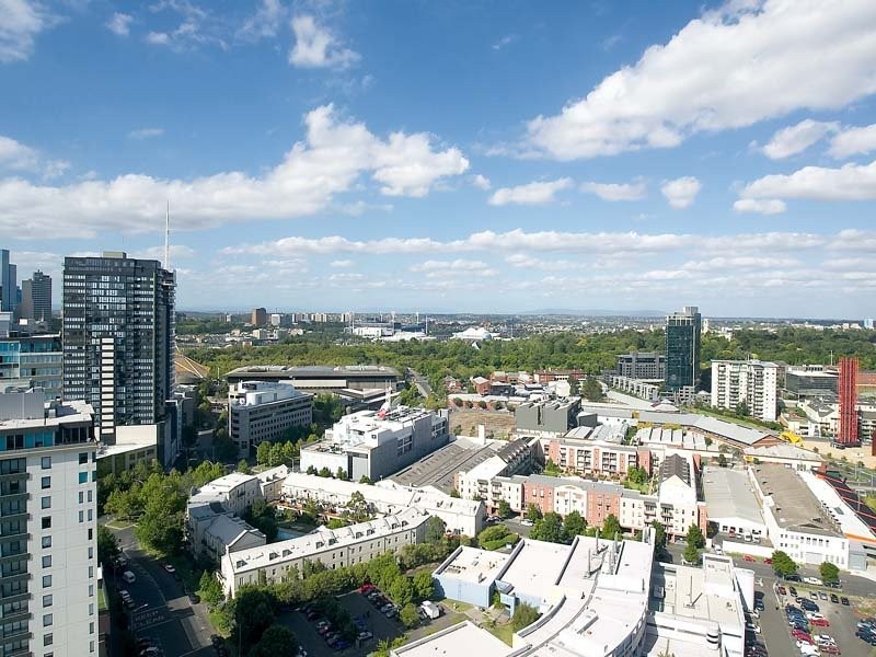 REF 24482/88 Kavanagh Street, Southbank VIC 3006