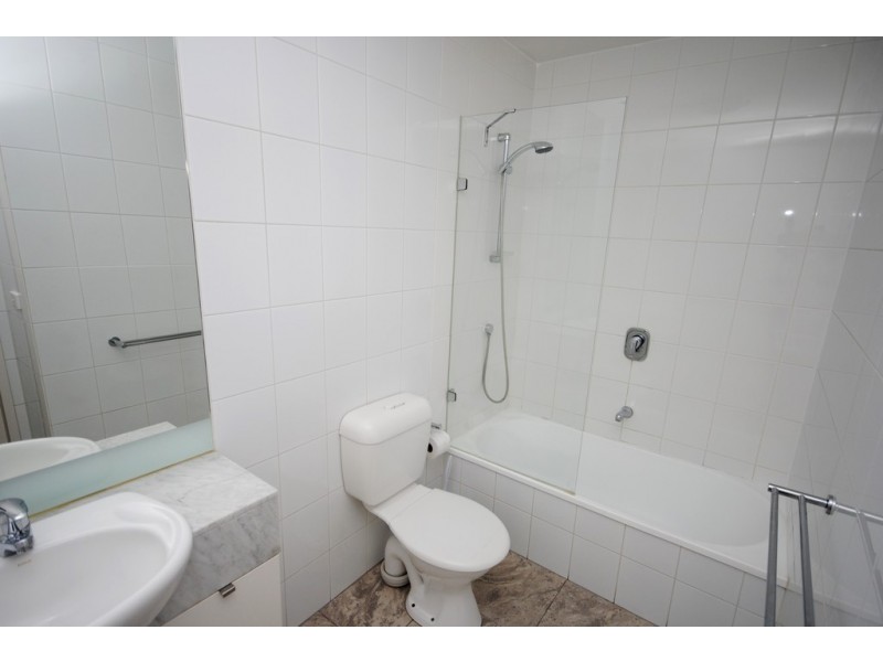 REF 24482/88 Kavanagh Street, Southbank VIC 3006