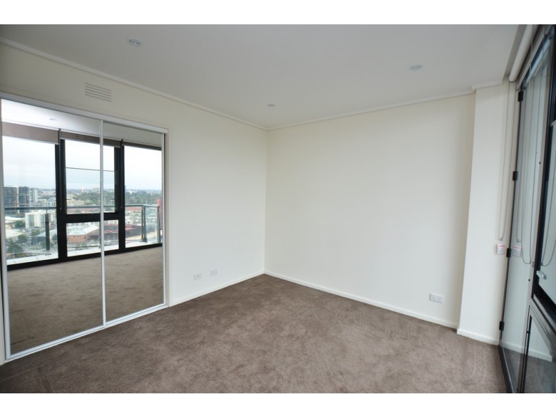 REF 24486/100 Kavanagh Street, Southbank VIC 3006