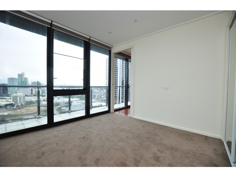 REF 24486/100 Kavanagh Street, Southbank VIC 3006