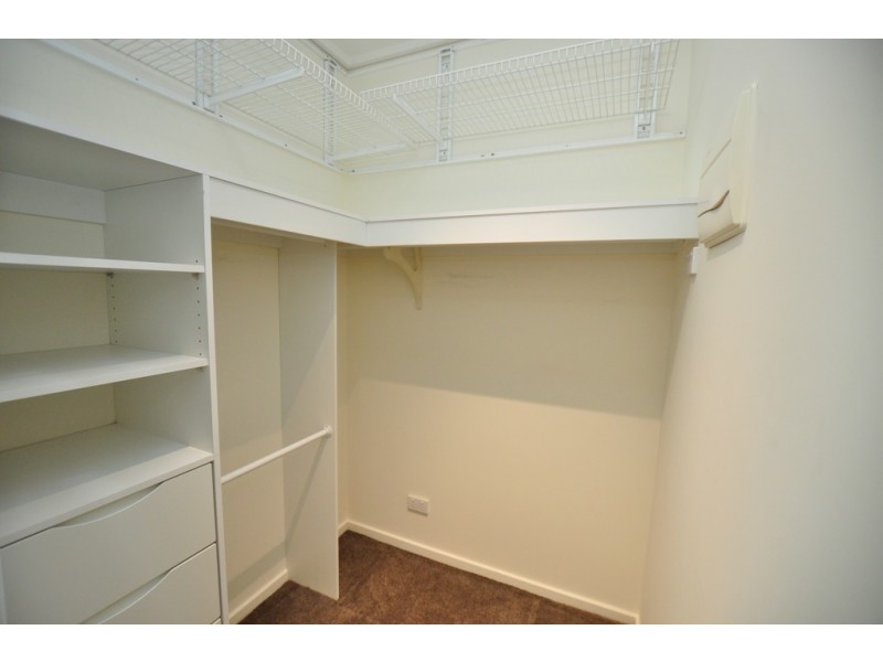 REF 24486/100 Kavanagh Street, Southbank VIC 3006