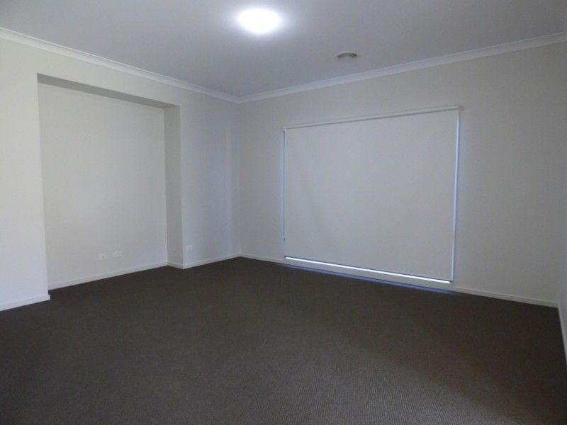 38 Rothbury Parkway, Williams Landing VIC 3027