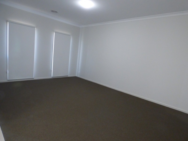 38 Rothbury Parkway, Williams Landing VIC 3027