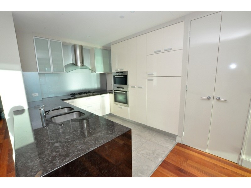 REF 24496/180 City Road, Southbank VIC 3006