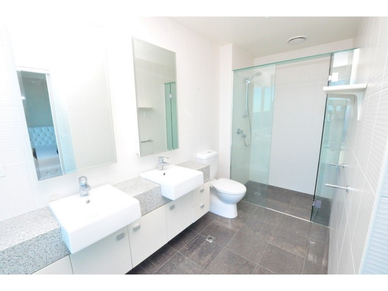 REF 24496/180 City Road, Southbank VIC 3006