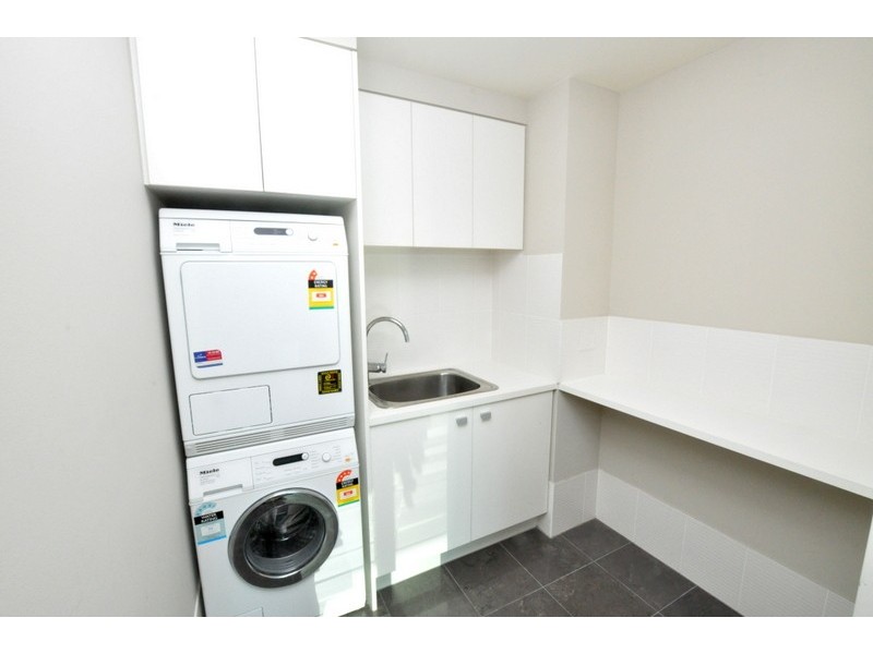 REF 24496/180 City Road, Southbank VIC 3006