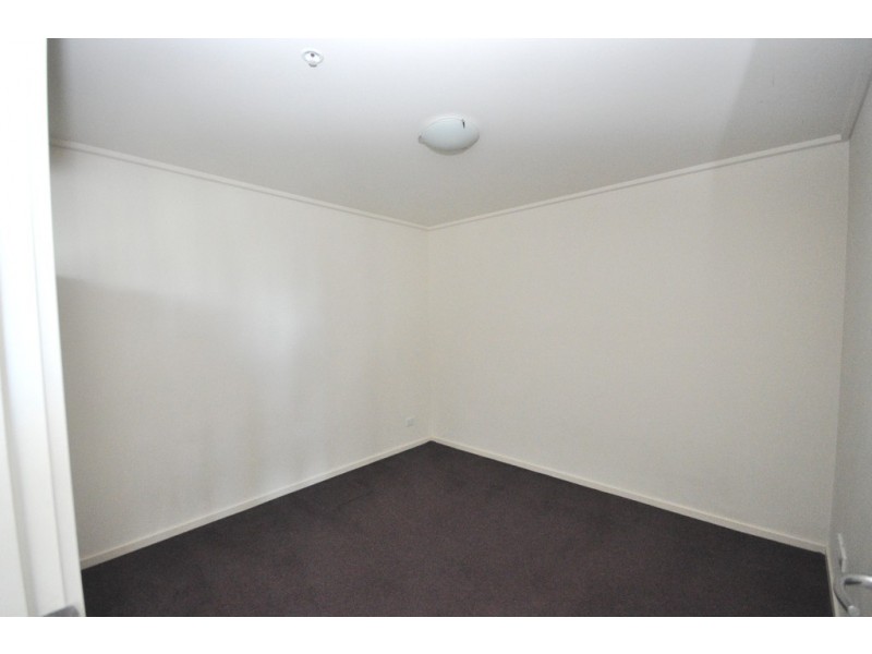 REF 24502/100 Kavanagh Street, Southbank VIC 3006