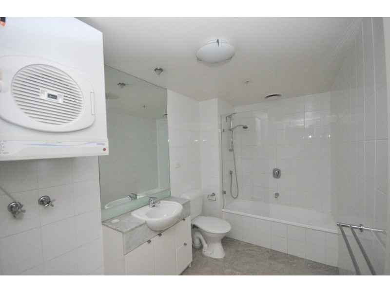 REF 24502/100 Kavanagh Street, Southbank VIC 3006