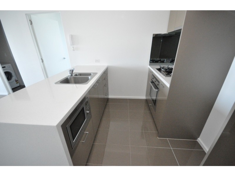 REF 24506/241 City Road, Southbank VIC 3006