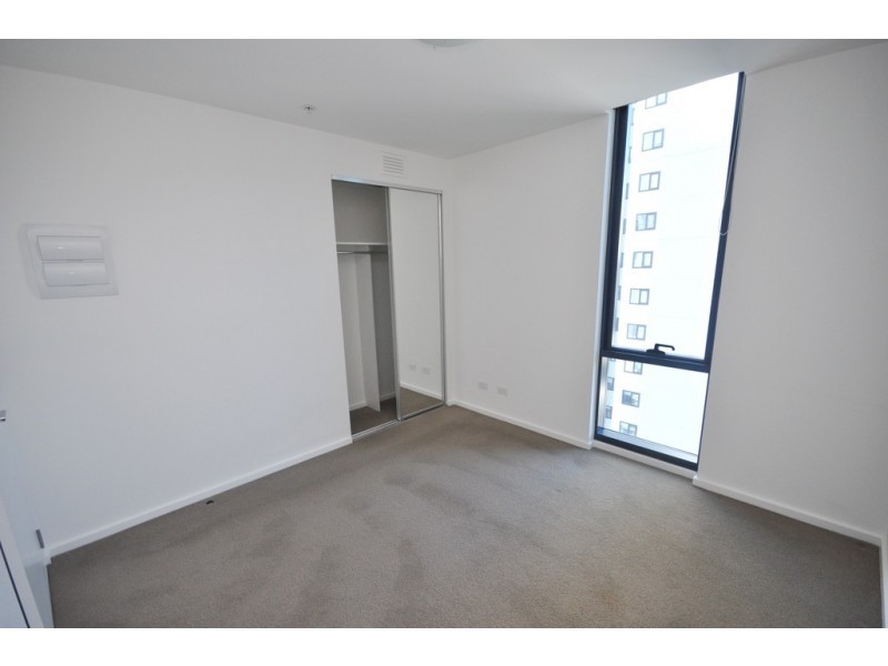 REF 24506/241 City Road, Southbank VIC 3006