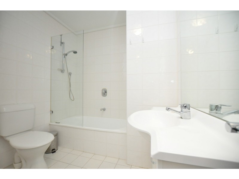 REF 24508/99 Whiteman Street, Southbank VIC 3006