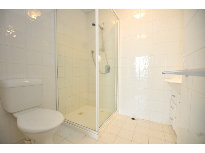 REF 24508/99 Whiteman Street, Southbank VIC 3006
