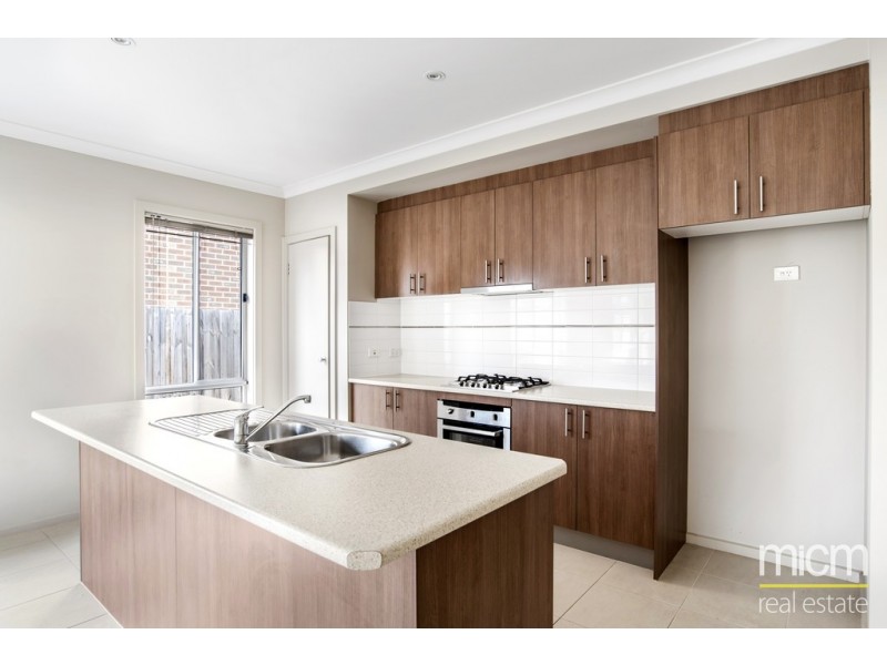 12 Umbrella Way, Point Cook VIC 3030