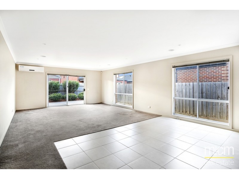 12 Umbrella Way, Point Cook VIC 3030