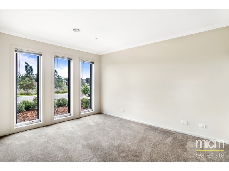 12 Umbrella Way, Point Cook VIC 3030