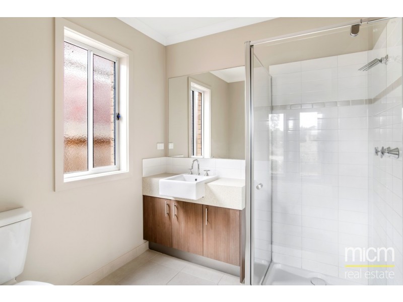 12 Umbrella Way, Point Cook VIC 3030