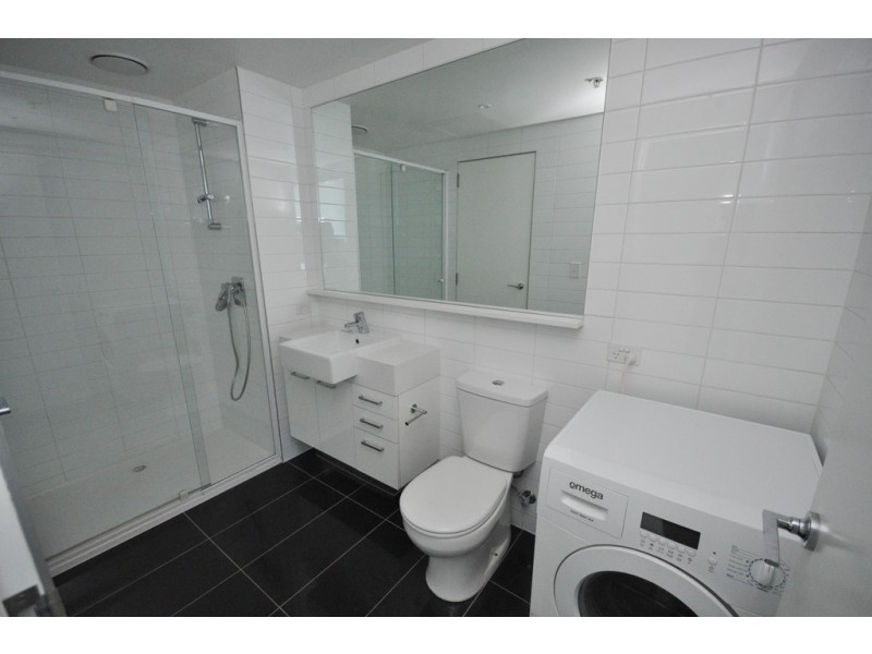 REF 24520/241 City Road, Southbank VIC 3006