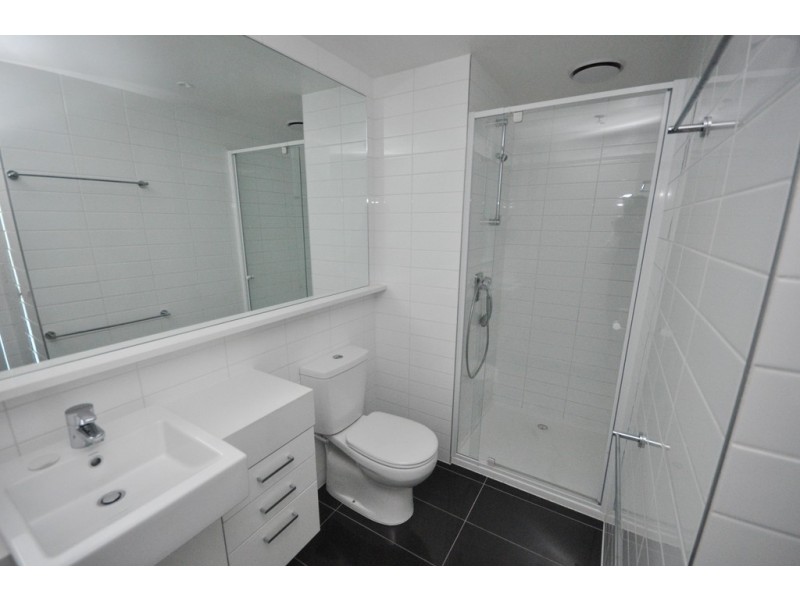 REF 24520/241 City Road, Southbank VIC 3006