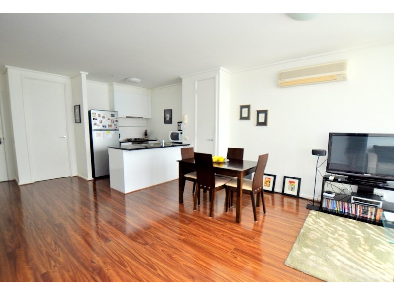 REF 24530/99 Whiteman Street, Southbank VIC 3006